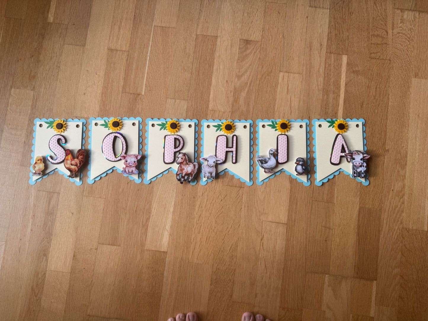 Personlig banner med eget design – gennemført detalje til din fest - buvino - unik festpynt