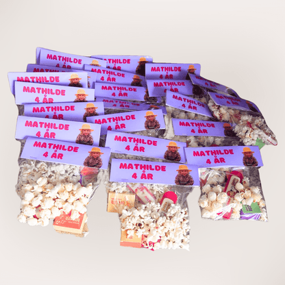 Pose med TOP UP med dit design - buvino - unik festpynt