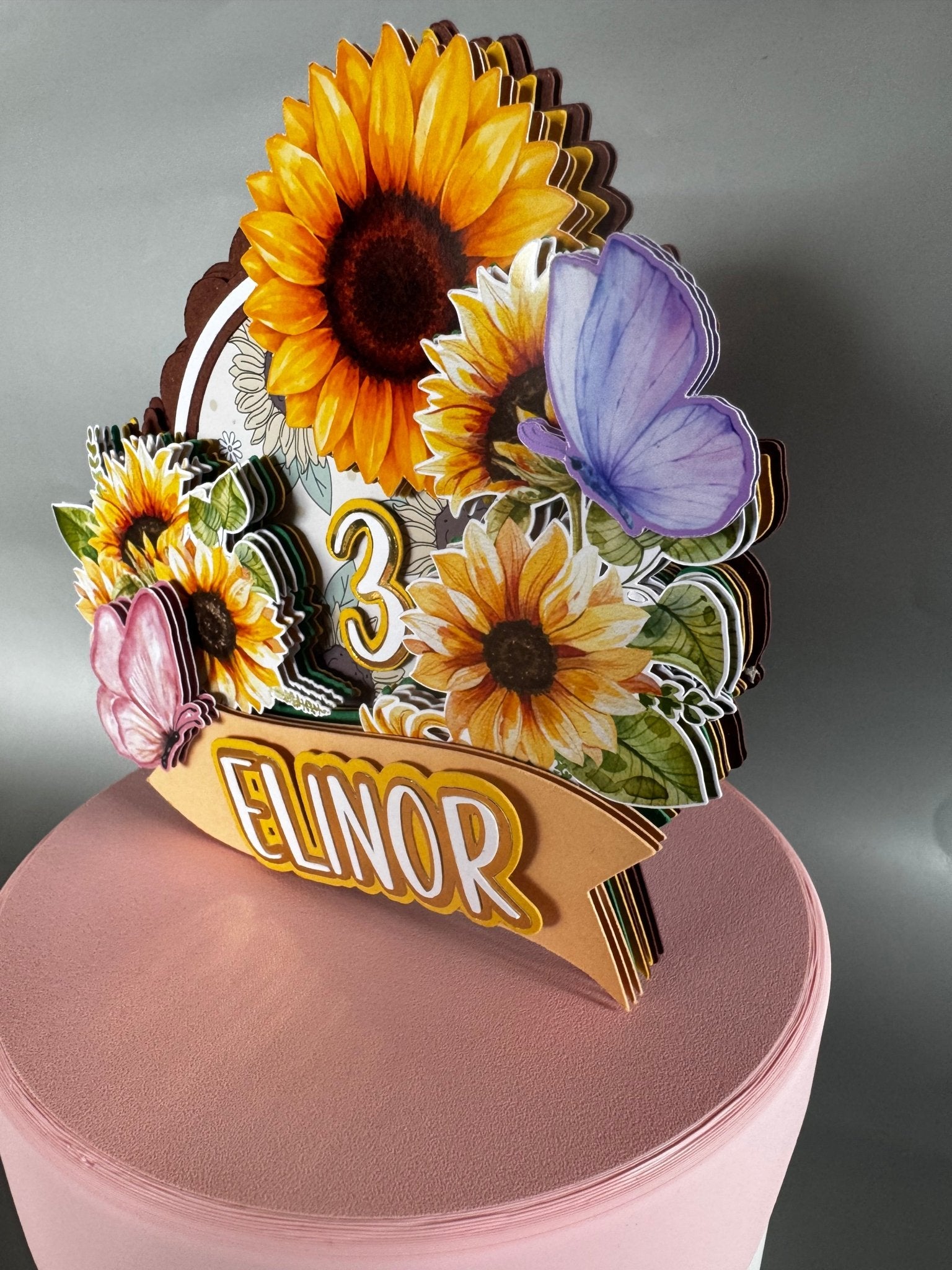 Solsikke cake topper med dit navn - buvino - unik festpynt